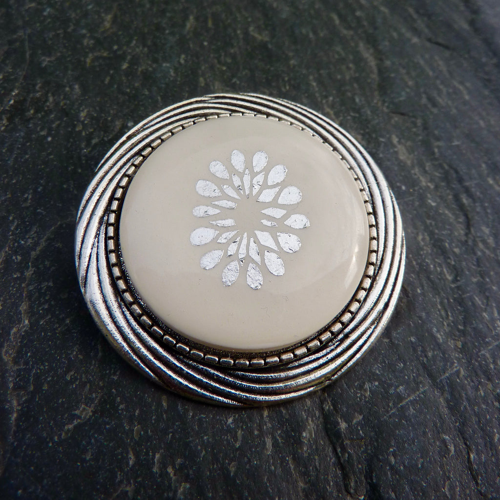 Arum Broche - Labelle Ikeya Création Originale - Broches