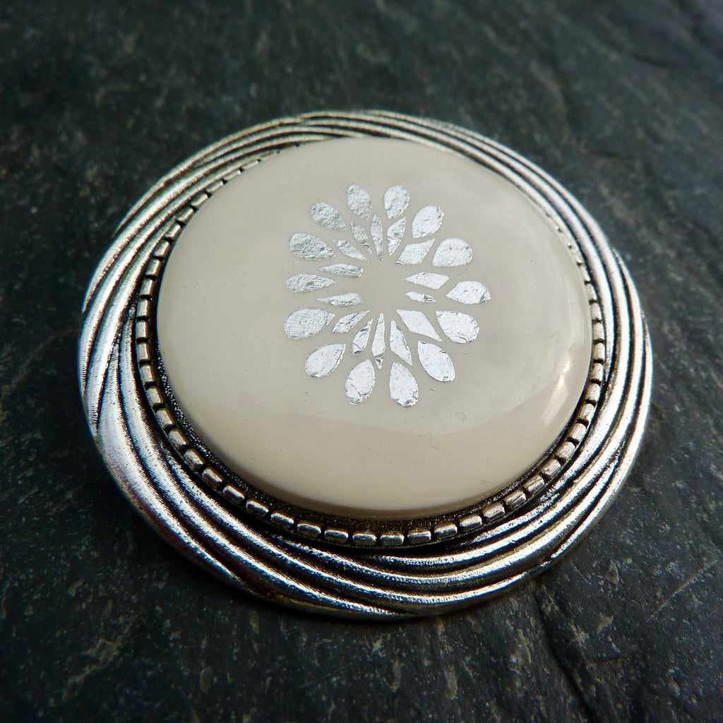 Arum Broche - Labelle Ikeya Création Originale - Broches