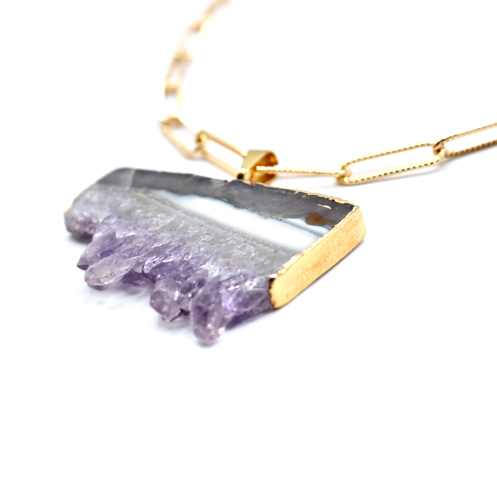 Pendentif d'exception Améthyste Brute sertie plaqué Or - Labelle Ikeya Création Originale - Sautoir