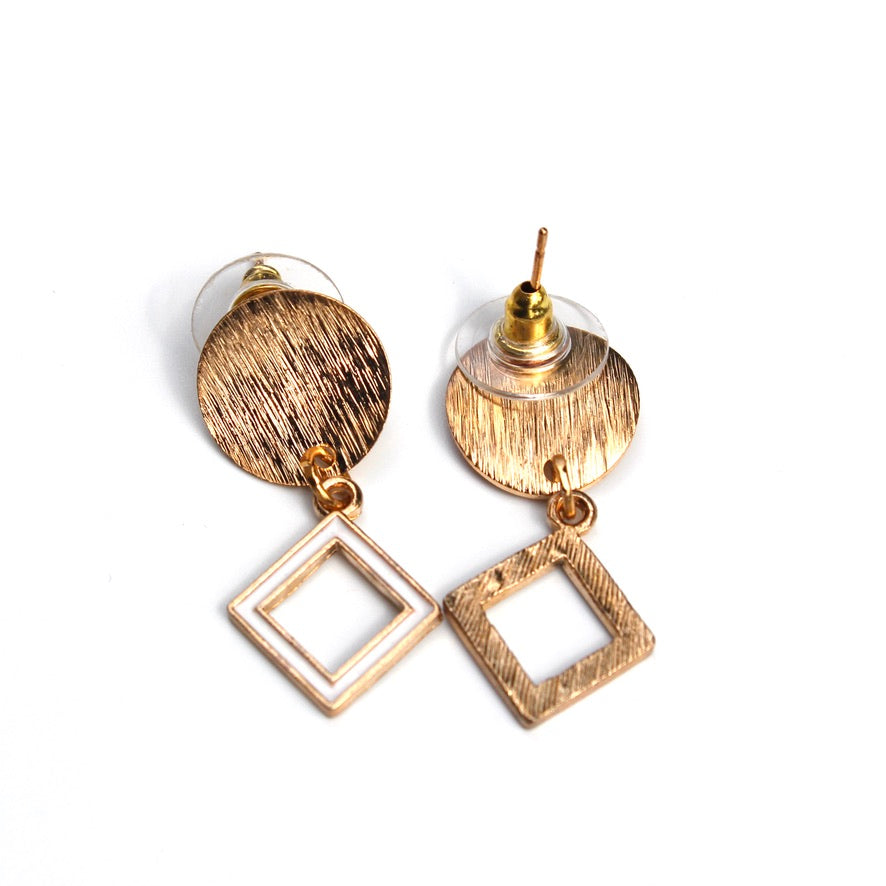 Trhrya Lorya - Labelle Ikeya Création Originale - Puce d'oreilles