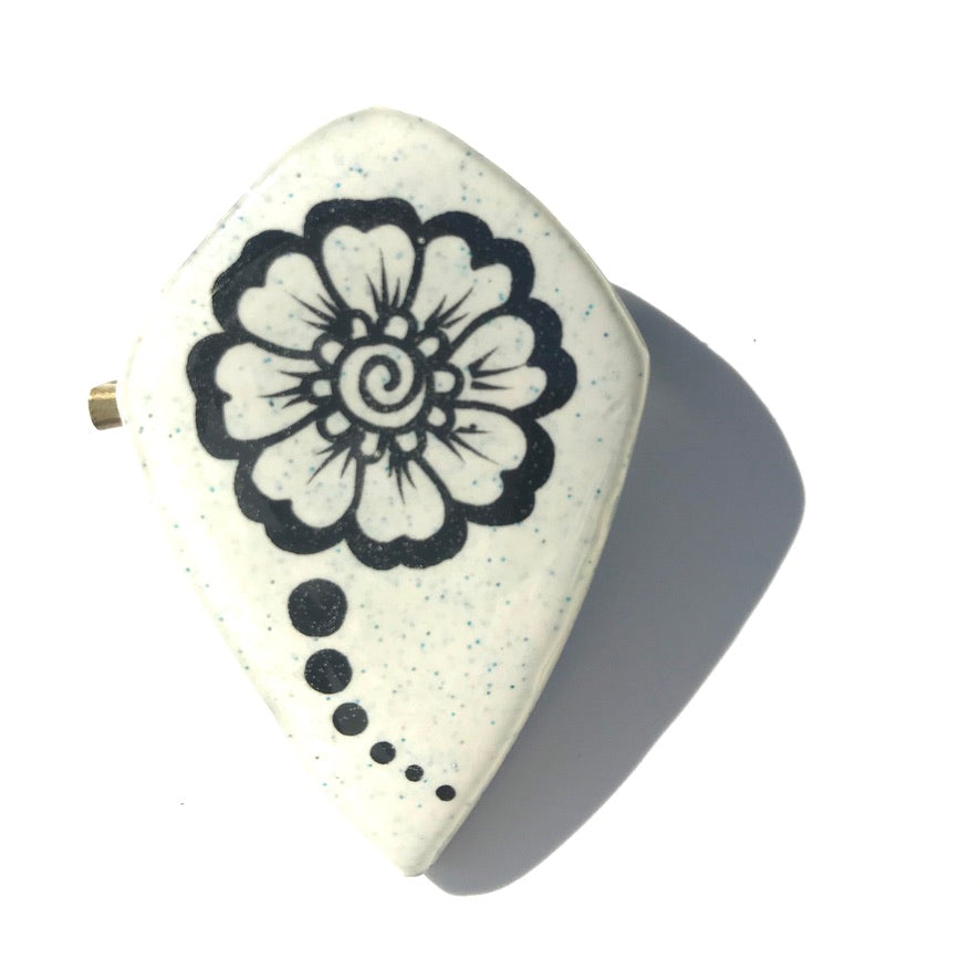 Marguerite à la Folie - Labelle Ikeya Création Originale - Broches